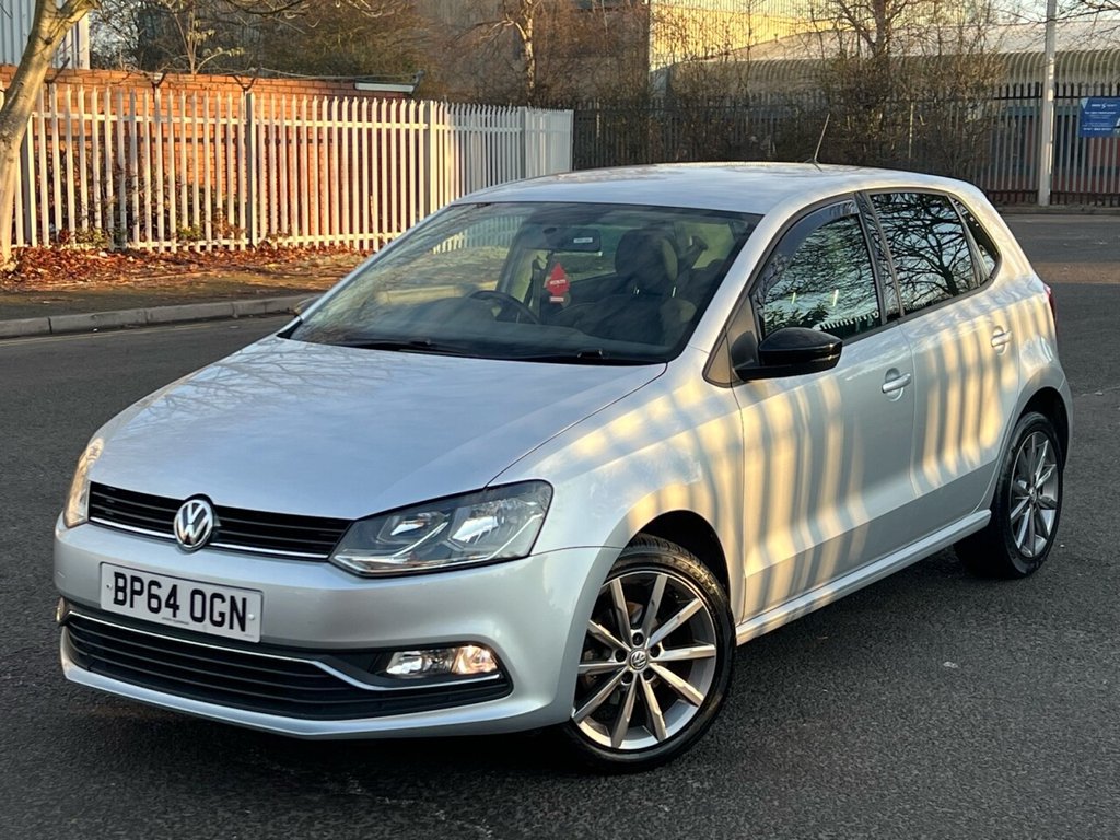 VOLKSWAGEN POLO 1.2 SE DESIGN TSI (2015/64)