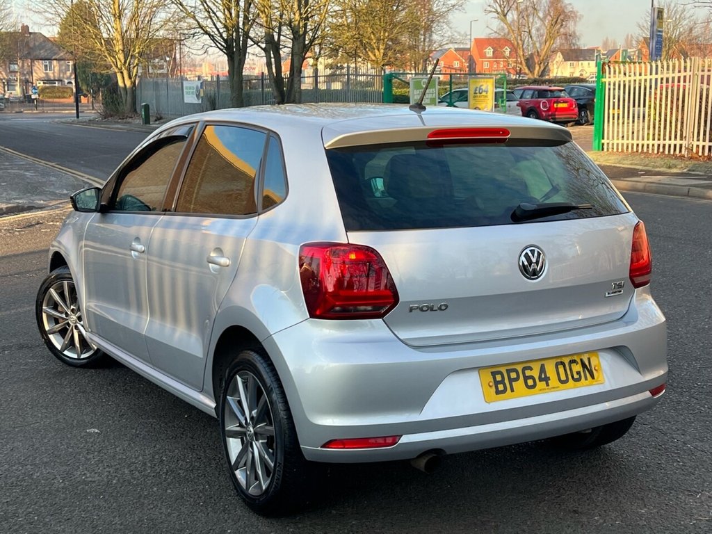 VOLKSWAGEN POLO 1.2 SE DESIGN TSI (2015/64)