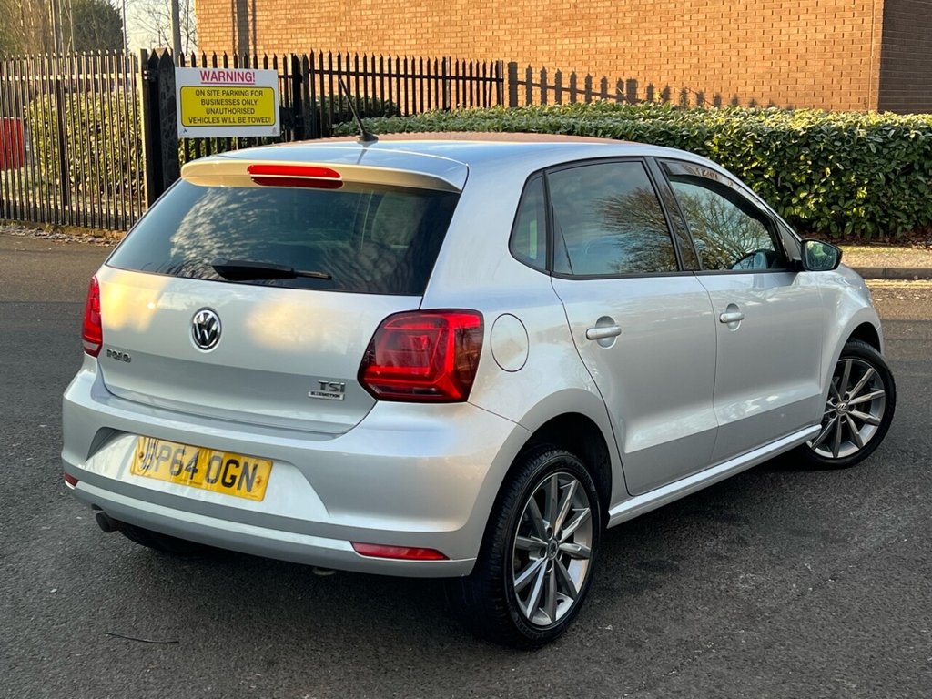 VOLKSWAGEN POLO 1.2 SE DESIGN TSI (2015/64)