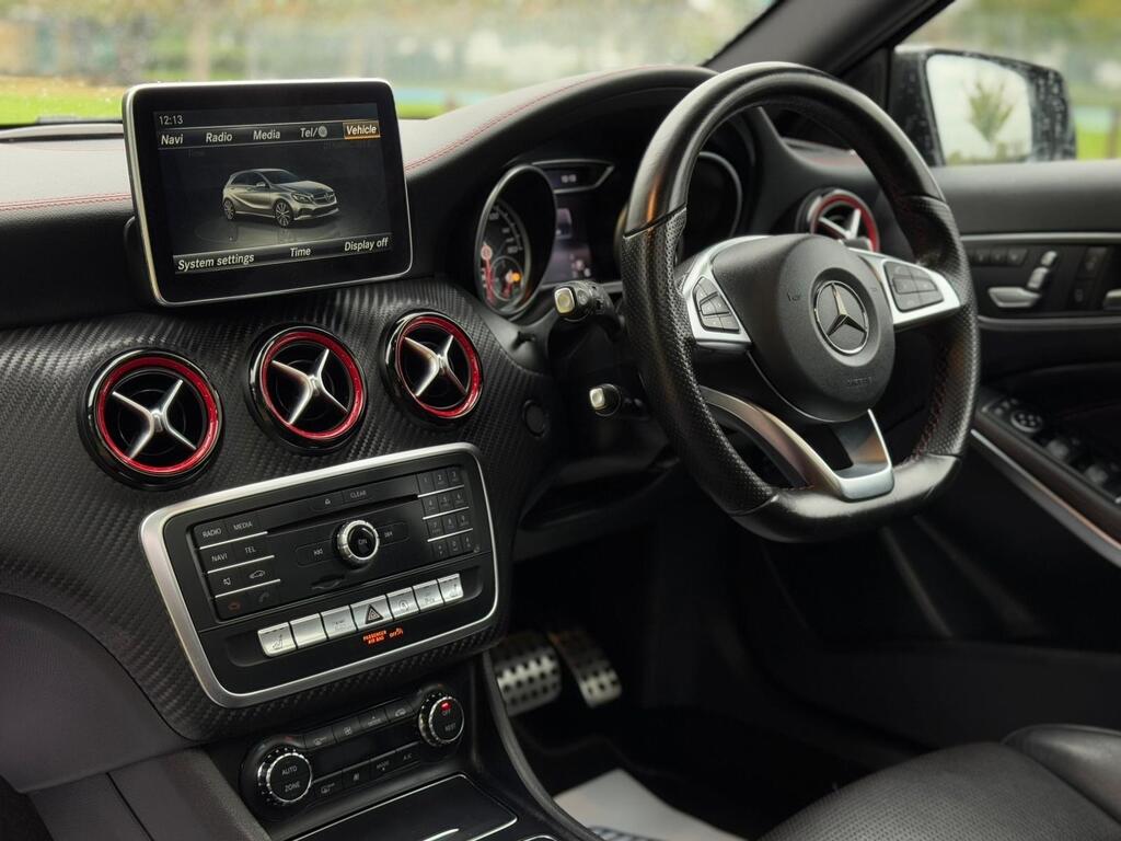 MERCEDES-BENZ A-CLASS A250 AMG PREMIUM 4MATIC (2016/66)