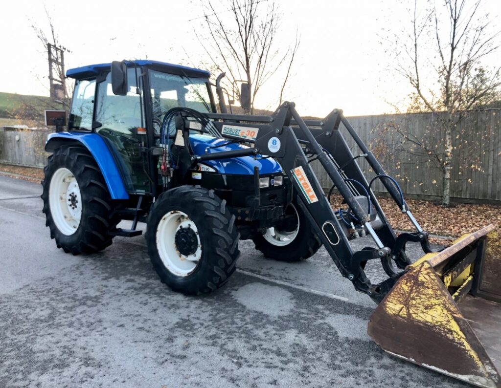 NEW HOLLAND TL90 (2003)