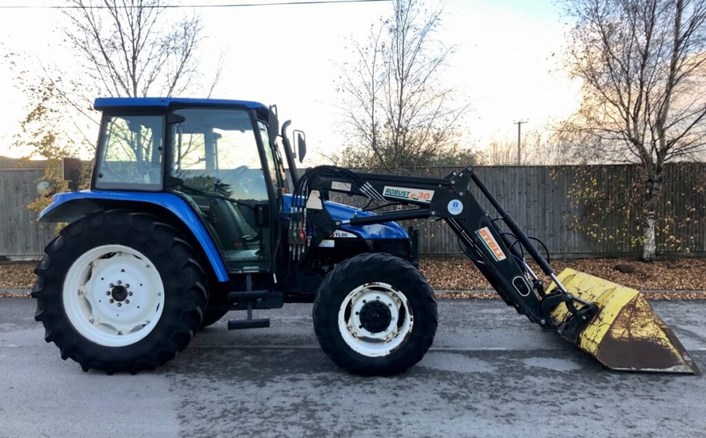 NEW HOLLAND TL90 (2003)